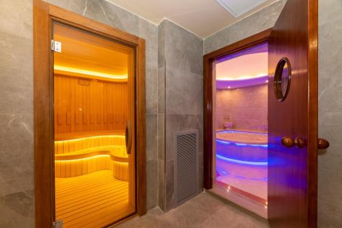 The Peak Hotel