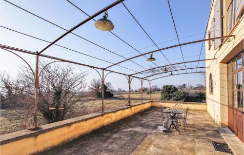 Beautiful home in Mazan with WiFi and 4 Bedrooms gîte à louer Les Blancs