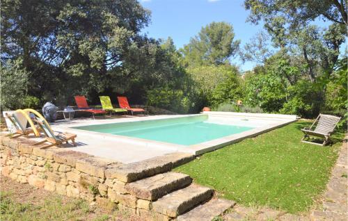 Nice home in Grans with Outdoor swimming pool, WiFi and 3 Bedrooms gîte à louer Le Pont du Raud