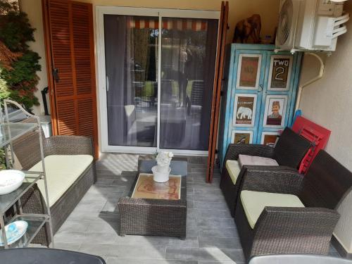 Équipements, AGAY le pti bonheur 60m2 rez de jardin, en bord de mer in Agay