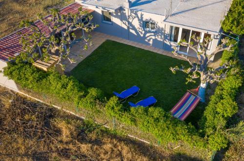 Petrakis Afrathias garden house 1