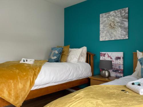 King Court Apartment - image 14