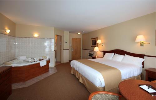 King Room with Balcony