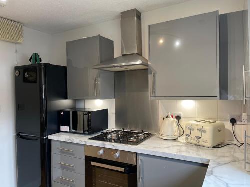 HLA - KING COURT APARTMENT 2 in Мазеруелл