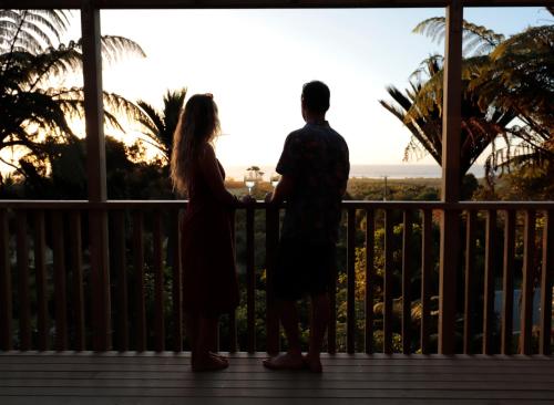 Skats, Treescapes - Rainforest Hot Tub 2km from Punakaiki in Barrytown