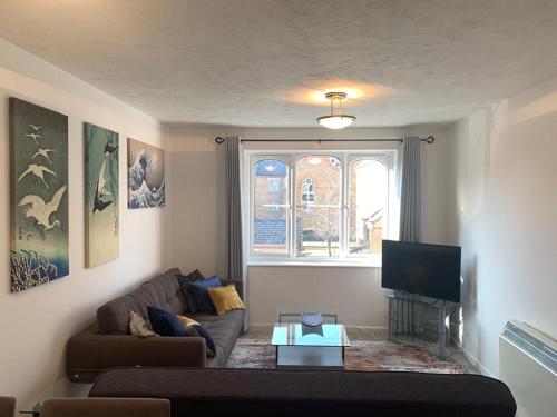 Watford Gemini - Eton 1 - Nr Watford Junction, M1 ,M25 5