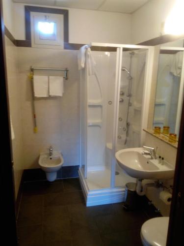 Hotel Azalea - image 13