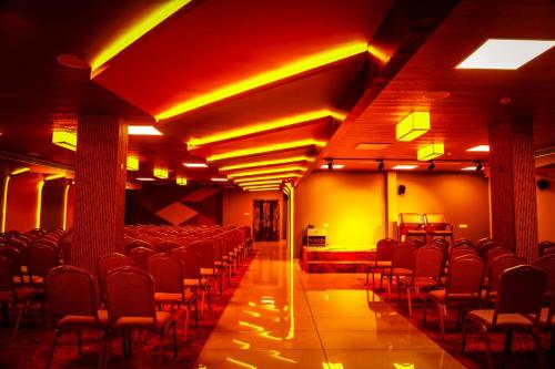Tikšanās telpas / zāles, Hotel New York Square in Changanassery