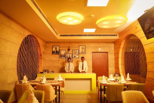 Vestabils, Hotel New York Square in Changanassery