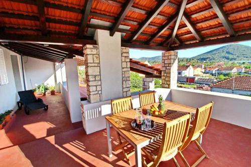 Erkély/terasz, Apartment with terrace and garden in Vela Luka