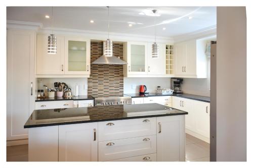 廚房, 蒙扎利66酒店 (66 On Monzali) in 豪伊克