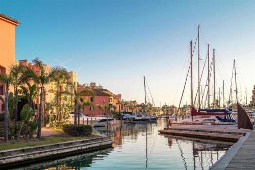 NEW & Modern Apartment - Marina, Sotogrande