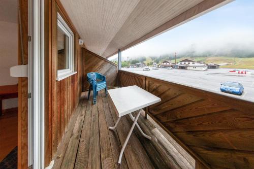 Studio in Gerardmer with wonderful mountain view and furnished terrace - image 5