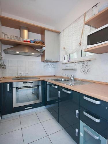 Deluxe Apartment Toni - image 8