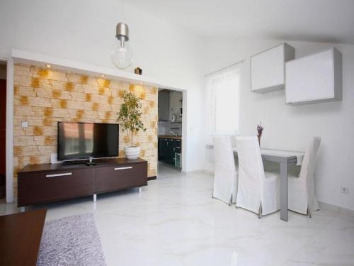 Deluxe Apartment Toni - image 12