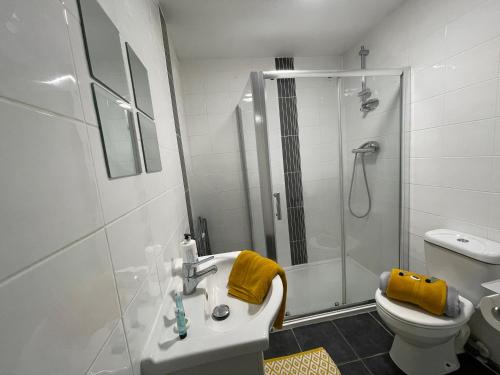 HLA Holytown - image 6