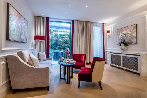 Hotel Schloss Mönchstein - image 4