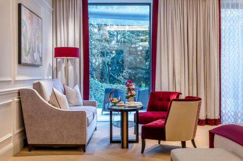 Hotel Schloss Mönchstein - main image