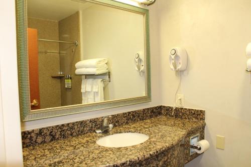 Holiday Inn Express Hotel & Suites Tucson Mall