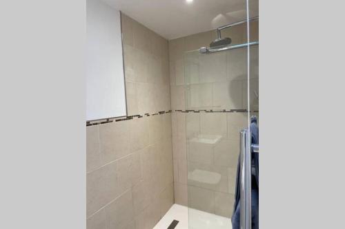 Badkamer, Idyllic Self Contained Annex Flat in Eaton in Norwich International Airport