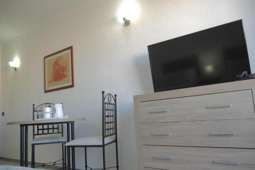 Apartamentos Pirámides - image 11