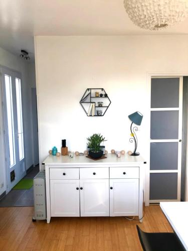 Charming flat with TERRACE 500m from the BEACH - image 2