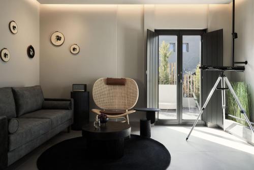 Premier Suite with Private Heated Pool image 10