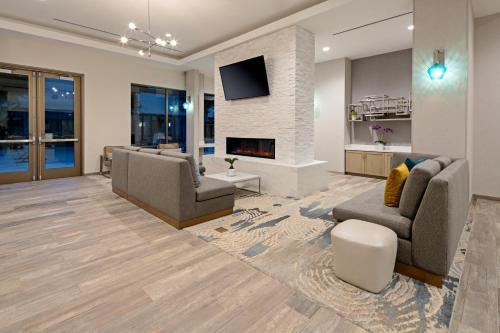 Staybridge Suites - Long Beach Airport, an IHG Hotel