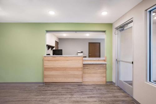 WoodSpring Suites Detroit Madison Heights