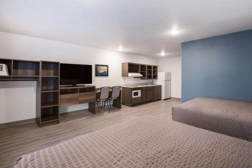 QUEEN SUITE TWO QUEEN BEDS ACCESSIBLE