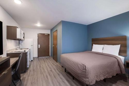 WoodSpring Suites Detroit Madison Heights