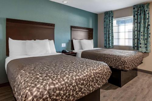 Standard Double Room with Two Double Beds - Non-Smoking