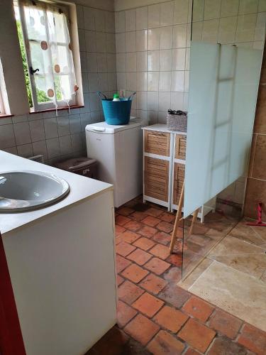 House with 3 bedrooms in Salbris with enclosed garden and WiFi - image 9