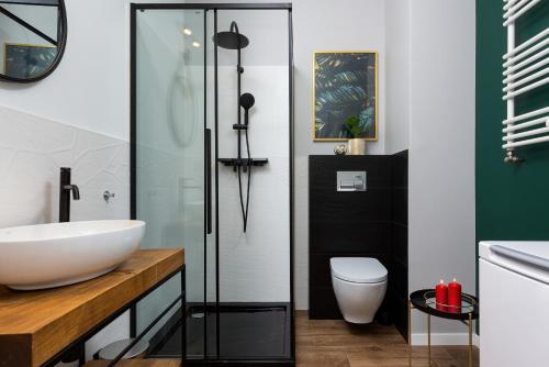 Love Room in Warsaw by Renters - image 11