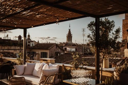 The Vista Rooms & Terrace 1
