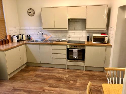Homely Serviced Apartments - Figtree - image 14