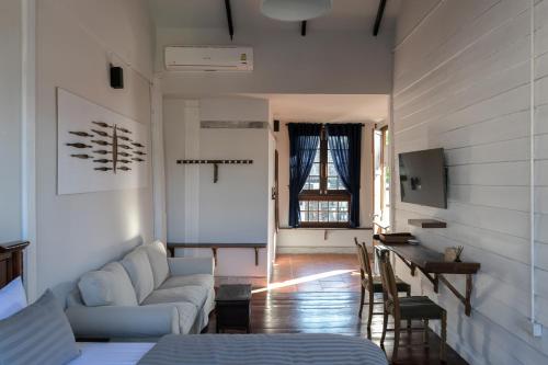 Velawarin Hotel Room Type - Junior Suite