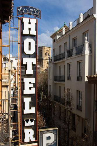 Hotel Reina Cristina - image 5