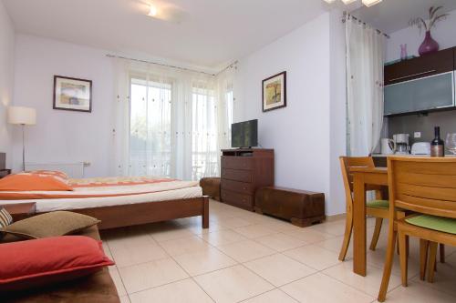 1 double bed, 1 sofa bed
