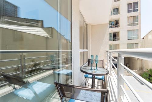 Urban Bright - 2BR, TV, Wifi, Metro
