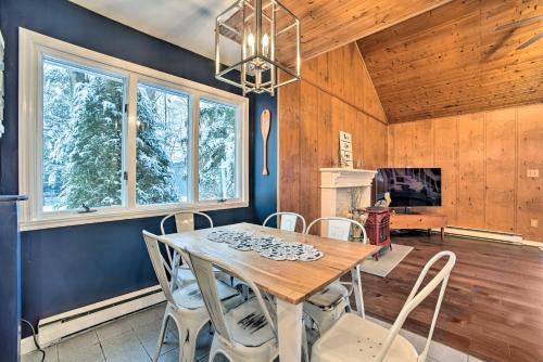 Cozy Retreat with Hot Tub, on Sleepy Hollow Lake! in Athens, USA