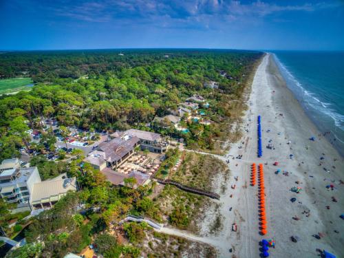 Hardwood floors granite private pool K Q double Bikes & Beach Gear included detail