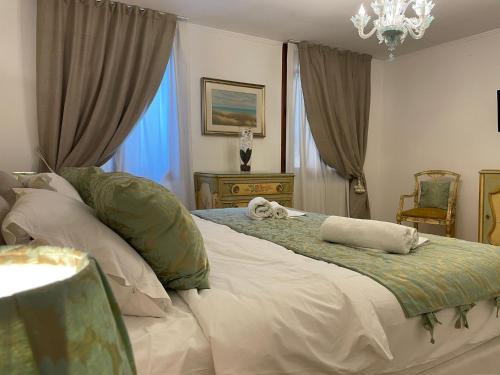 Twin Room with Shared Bathroom