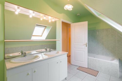 House with 5 bedrooms in Saint Cast le Guildo with enclosed garden 800 m from the beach - image 2