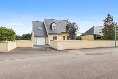 House with 5 bedrooms in Saint Cast le Guildo with enclosed garden 800 m from the beach - image 6