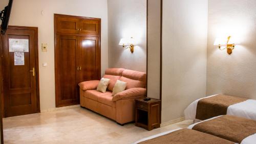 Hotel Reina Cristina - image 10