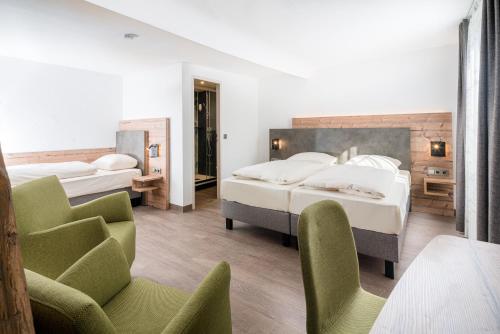 1 king bed, 1 twin bed, 1 sofa bed
