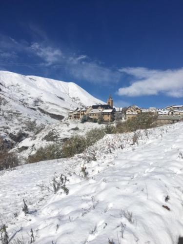 The chalet de la Meije - Facing the Plateau d'Emparis