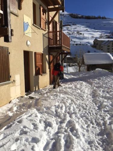 The chalet de la Meije - Facing the Plateau d'Emparis