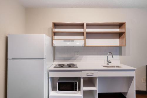 Extended Stay America Suites - Fort Lauderdale - Deerfield Beach - image 10